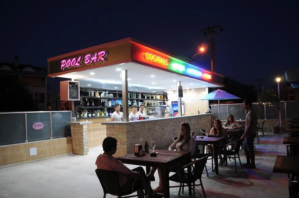 Rosy Hotel מרמריס
